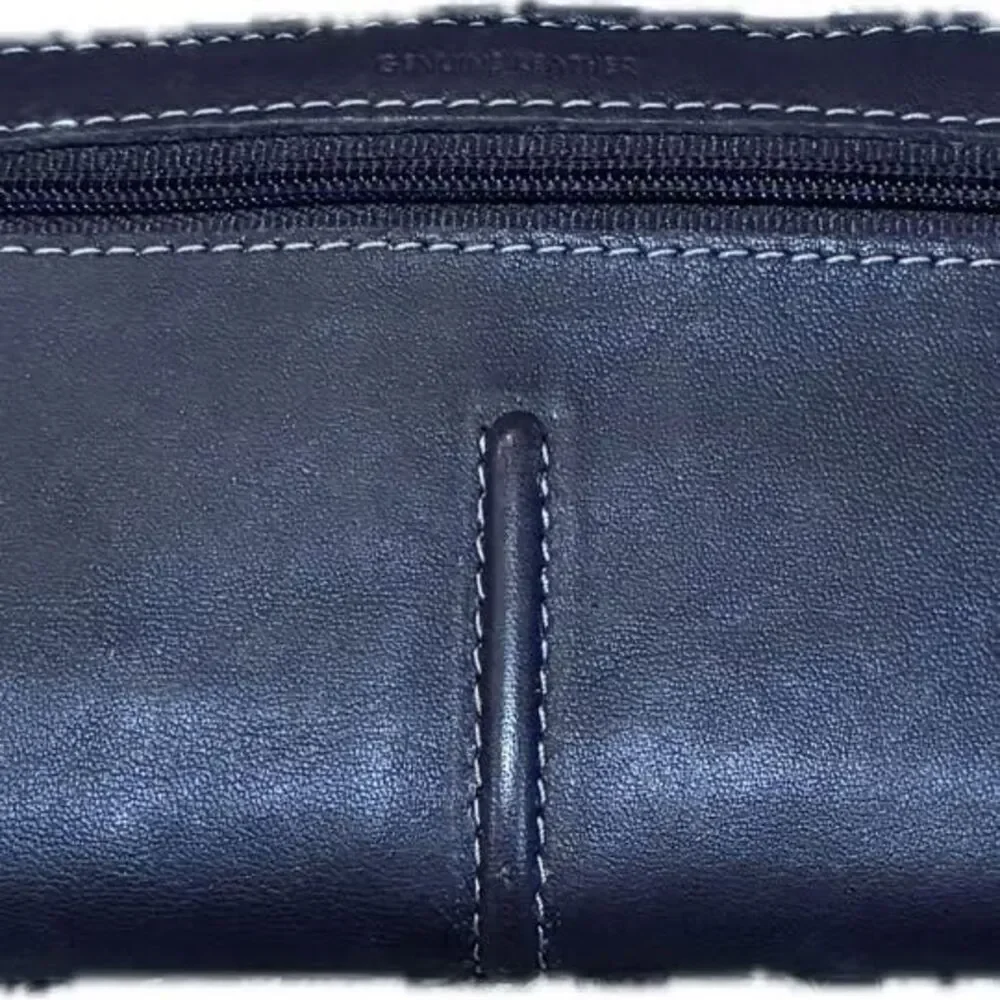 Kenneth Cole Reaction Leather Wallet - Brown